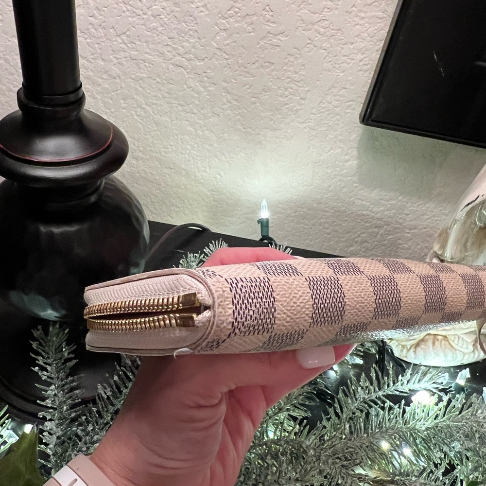 Authentic Used Louis Vuitton Zippy Zip organizer wallet GI4107